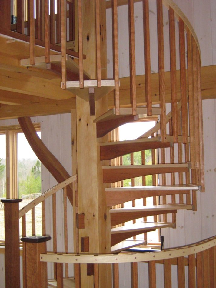 Curving Handrail with Cherry Baluster