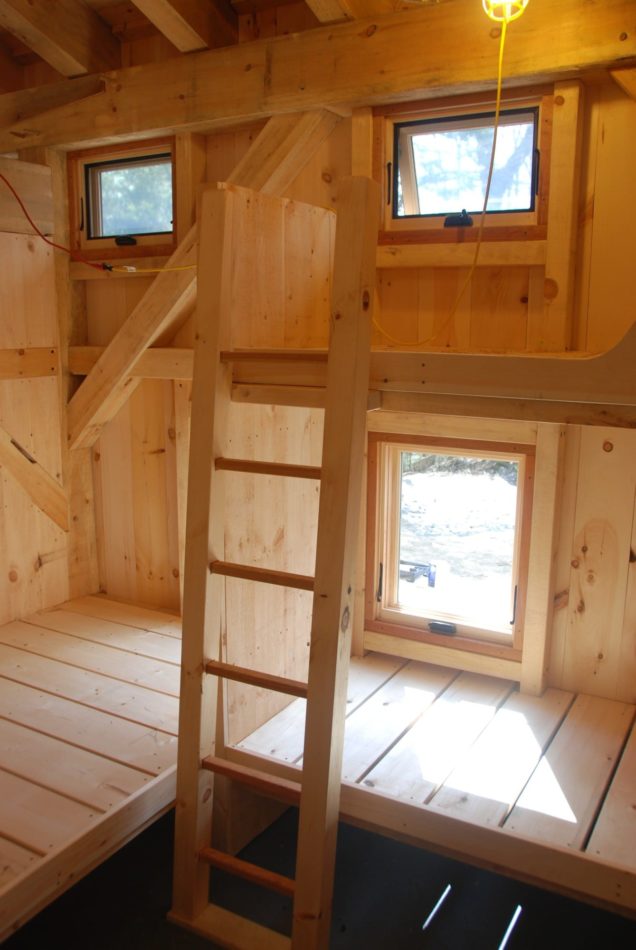 detail of bunkbeds in bunkhouse at Moosilauke Mountain's Ravine Lodge